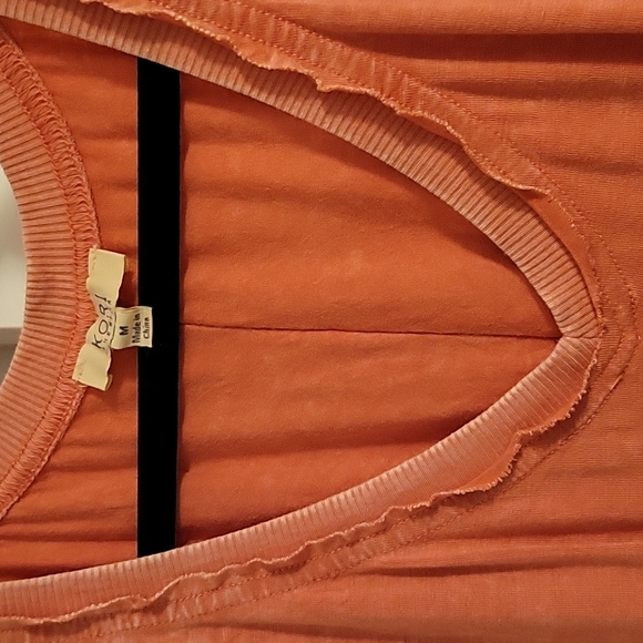 Kori size M super soft vneck tshirtb - Picture 3 of 7